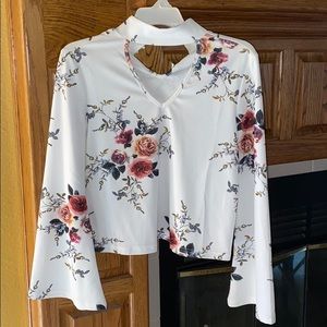 Flowered long sleeve top!